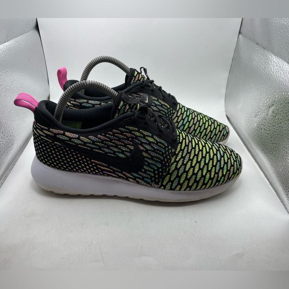 Nike ID Roshe Flyknit Mercurial women’s Black and Green Sneakers size 7.5 - Picture 2 of 9